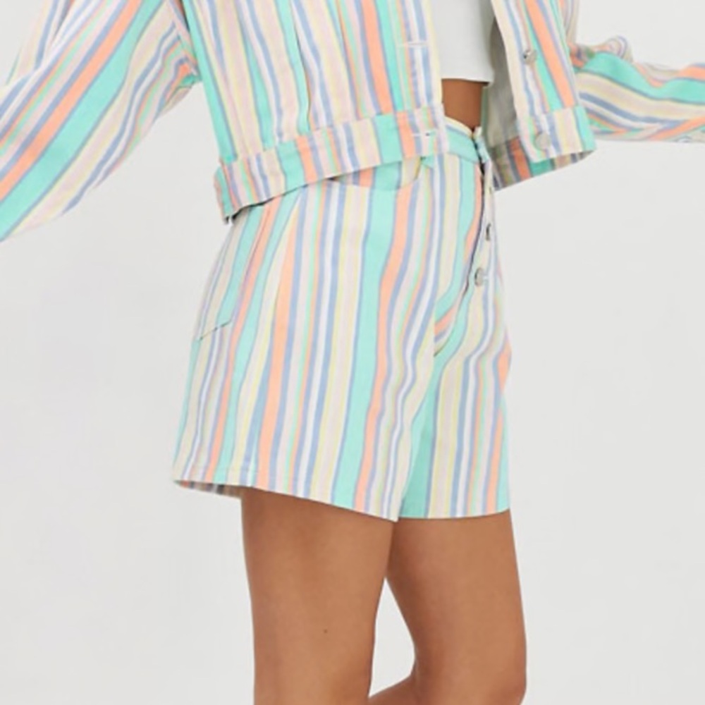 Missguided pastel stripe denim mom shorts - Picture 2 of 4